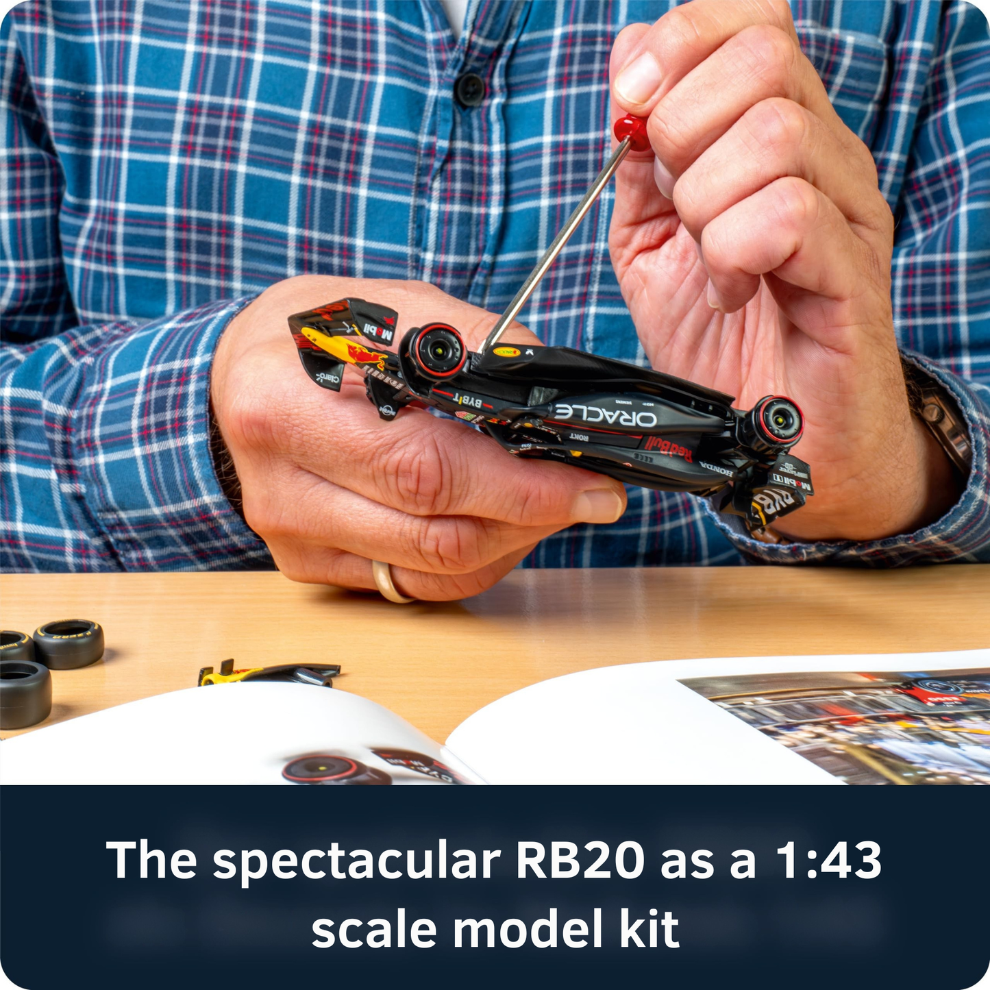 Oracle Red Bull RB20 Advent Calendar 1:43